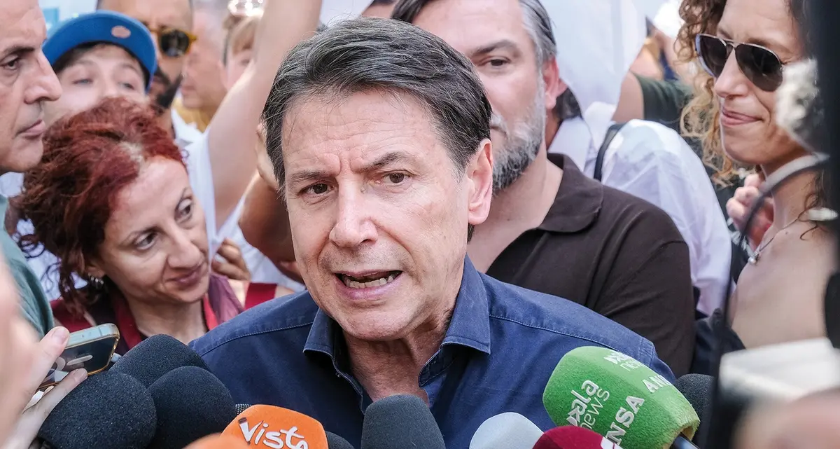 Conte scommette sullo sfascio dell’Ue e vota con l’ultradestra