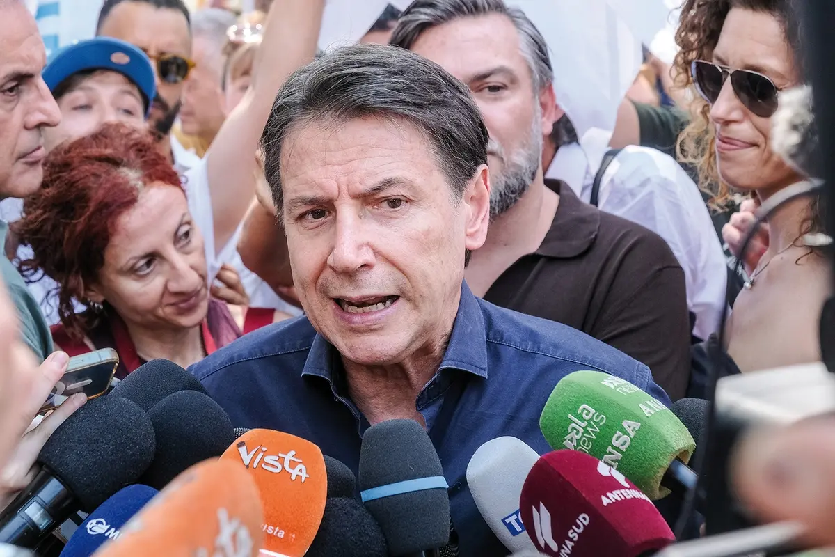 Conte scommette sullo sfascio dell’Ue e vota con l’ultradestra
