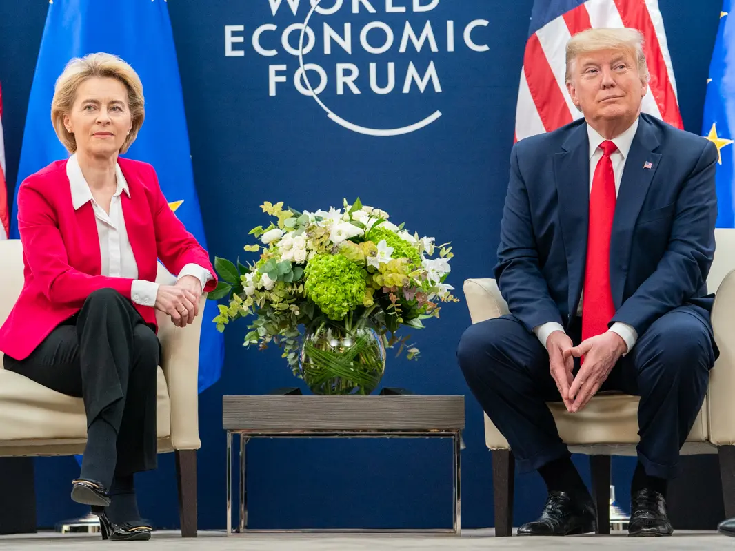Trump impone dazi del 30% all’Ue, Bruxelles prepara contromisure. Allarme in Italia: «A rischio imprese, lavoro e agroalimentare»