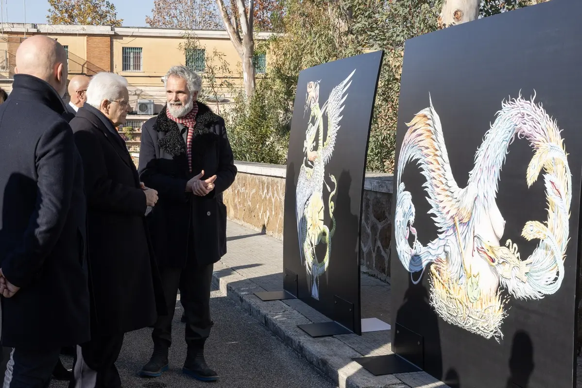 Il Presidente della Repubblica Sergio Mattarella con Marcello Smarrelli, curatore artistico, ed Eugenio Tibaldi, artista e ideatore dell\\u2019opera (foto di Francesco Ammendola - Ufficio per la Stampa e la Comunicazione della Presidenza della Repubblica) Foto Francesco Ammendola / Ufficio stampa Quirinale/LaPresse DISTRIBUTION FREE OF CHARGE - NOT FOR SALE , UFFICIO STAMPA