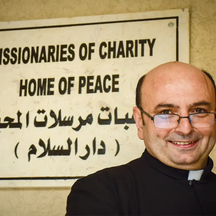 Romanelli, il parroco italo-argentino che dà voce ai cattolici di Gaza