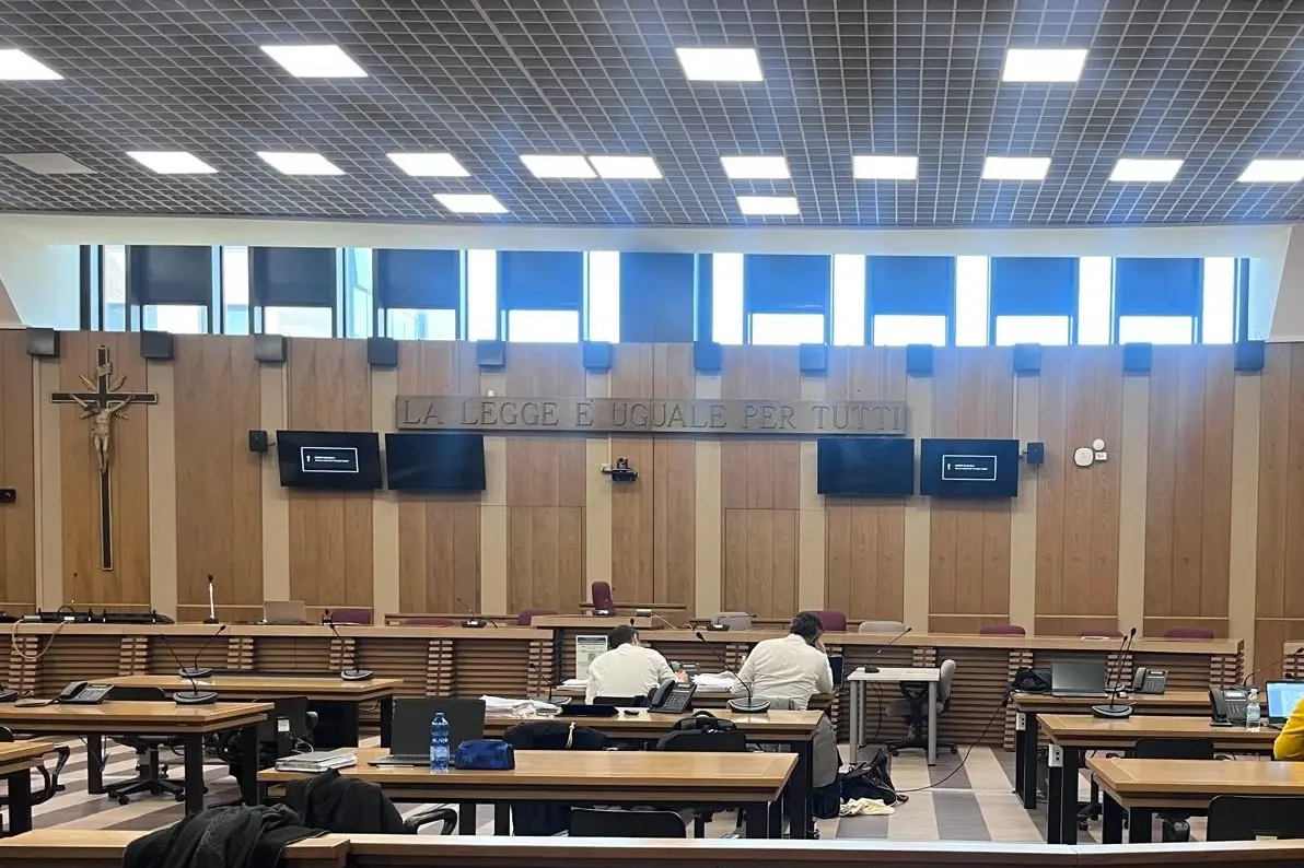 Gli avvocati Sambataro e Canestrini in una pausa del processo