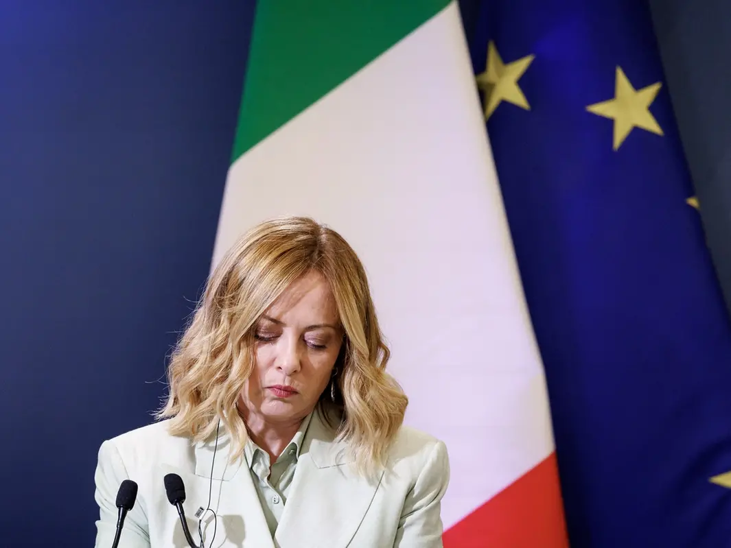 Meloni e il carcere: «Niente indulti. Ma quella frase di Papa Francesco…»