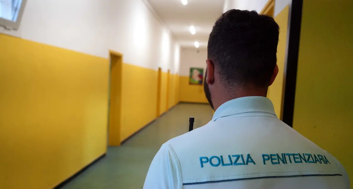 Polizia Penitenziaria: 2.060 allievi agenti giurano fedeltà alla Repubblica. Cerimonie in sette sedi