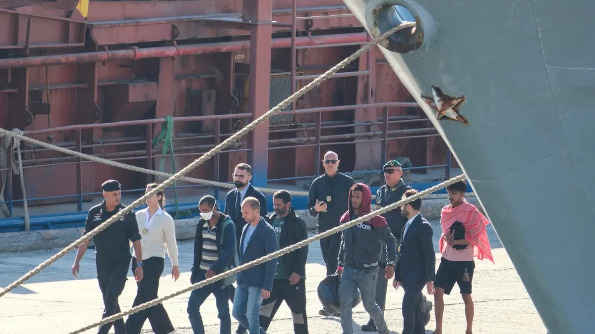 Migranti, ecco l’emendamento che “esautora” i Tribunali civili