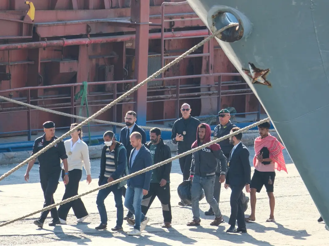 Migranti, ecco l’emendamento che “esautora” i Tribunali civili