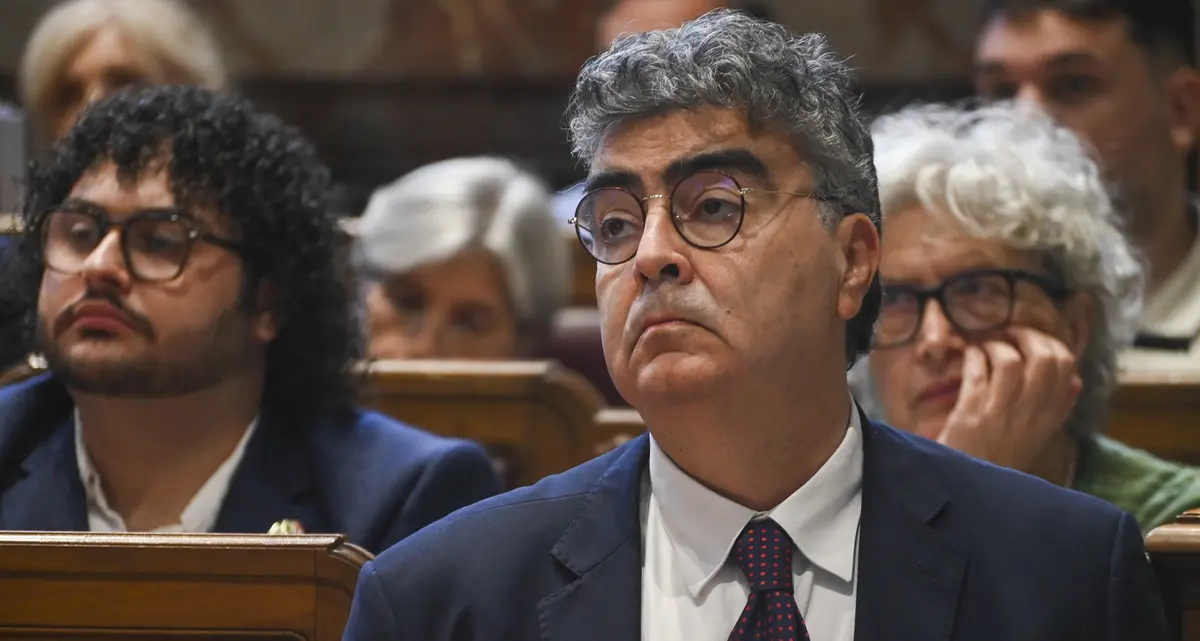 Dicono: “sionista!”. Ma non fanno parlare Fiano perché è ebreo