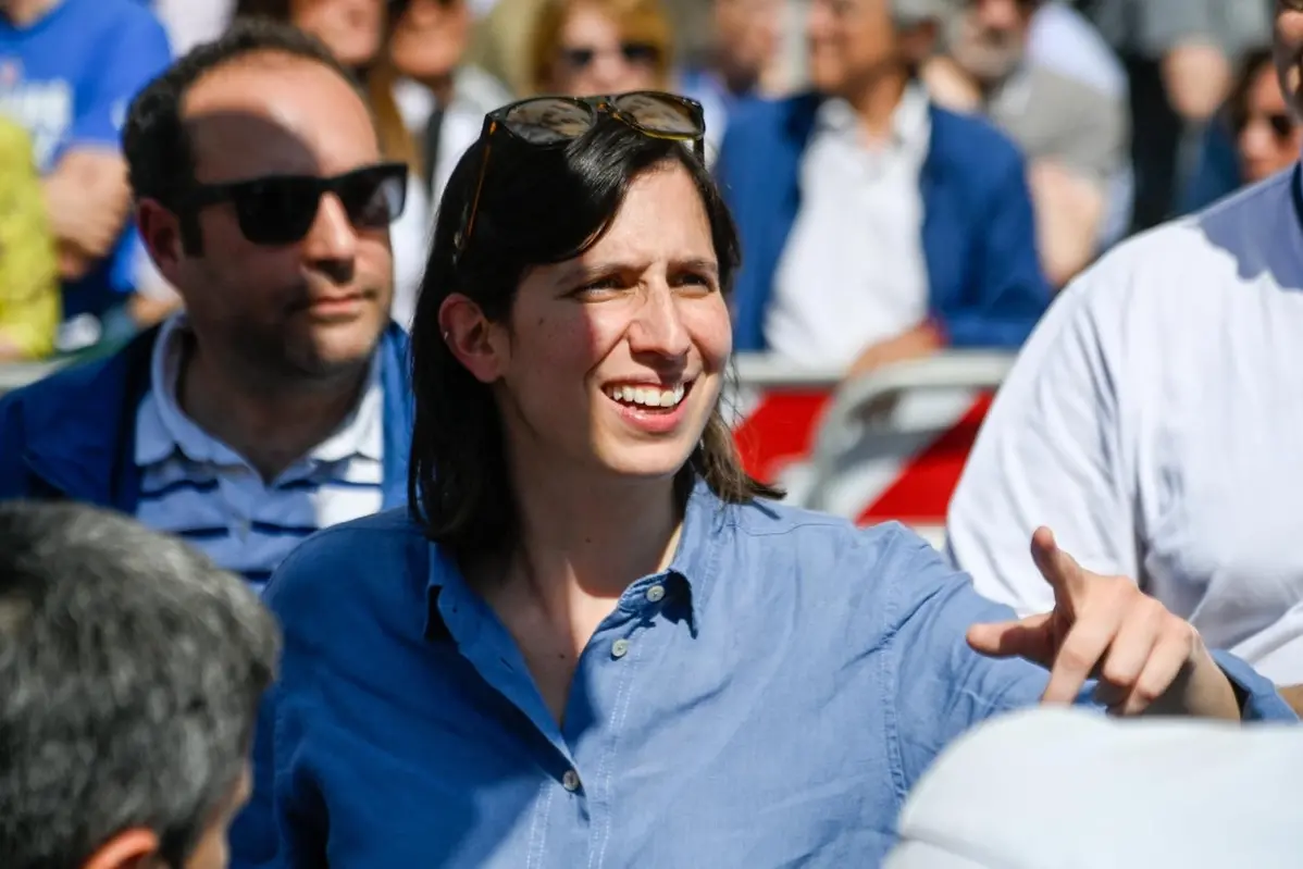 Elly Schlein alla ManifestazioneContro il Remigration Summit di varie realt\\u00E0 della sinistra presso San Babila - Milano, 17 Maggio 2025 (Foto Claudio Furlan/Lapresse) Demonstration against the Remigration Summit by various realities of the left at San Babila - Milan, May 17, 2025 (Photo Claudio Furlan/Lapresse) , LAPRESSE