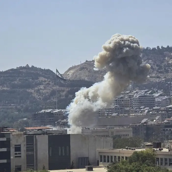 Israele bombarda anche la Siria, colpita a Damasco la residenza del presidente