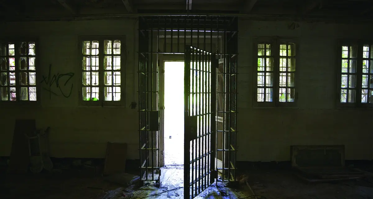 Piano carceri: come svuotare l’oceano con un cucchiaino