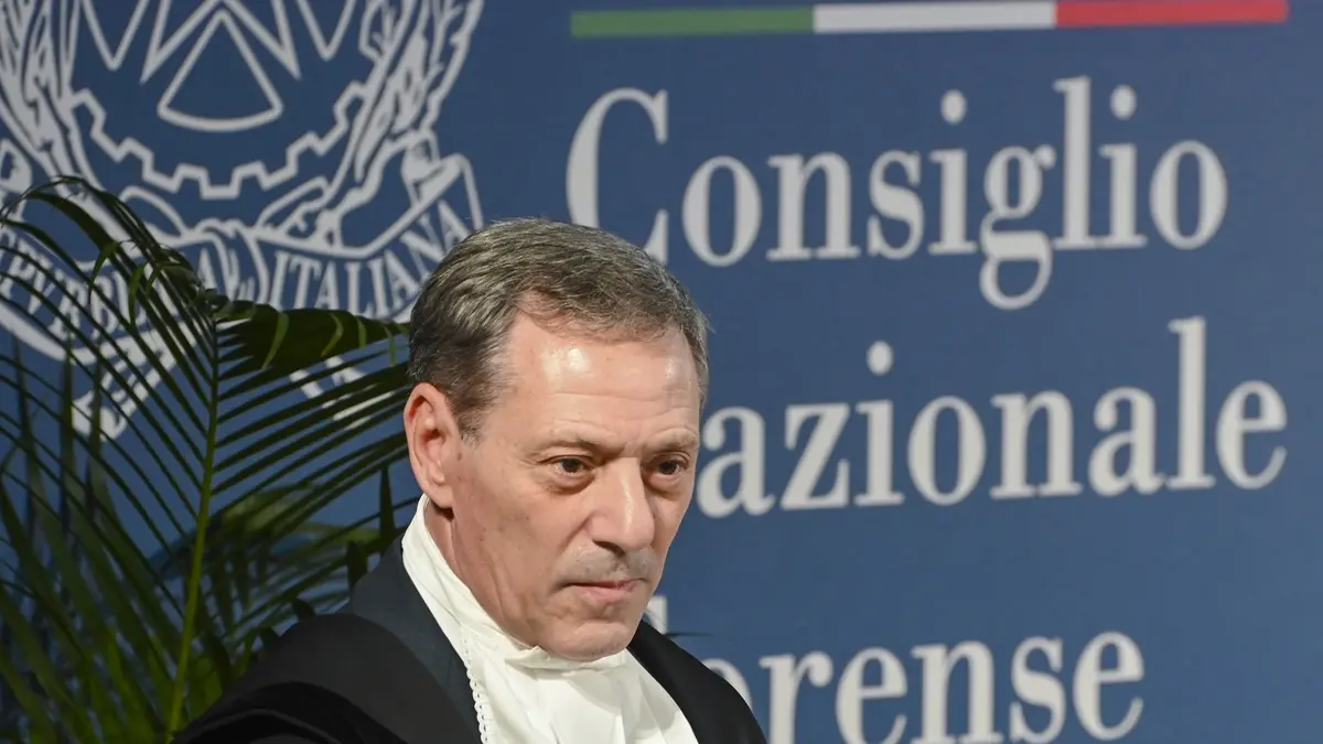 Roma, il presidente del CNF Francesco Greco: «Il carcere non sia tortura di Stato». Un “no” all’IA per la redazione degli atti