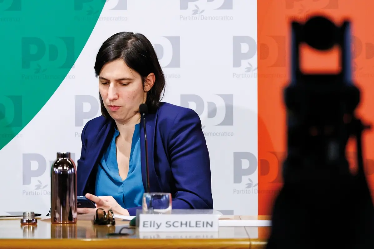 Elly Schlein durante il convegno organizzato dal Partito democratico \"Lotta alle mafie e alla corruzione al centro della politica. Far vivere i valori della Costituzione\", Roma, Luned\\u00EC, 24 Febbraio 2025 (Foto Roberto Monaldo / LaPresse) Elly Schlein during the conference organized by the Democratic party \"Fight against mafias and corruption at the center of politics\\u201D, Rome, Monday, Feb. 24, 2025 (Photo by Roberto Monaldo / LaPresse) , LAPRESSE