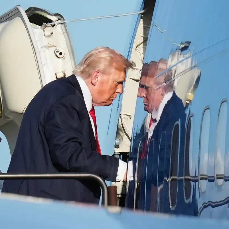 Il Wall Street Journal rivela una lettera oscena di Trump a Epstein: il tycoon gli fa causa