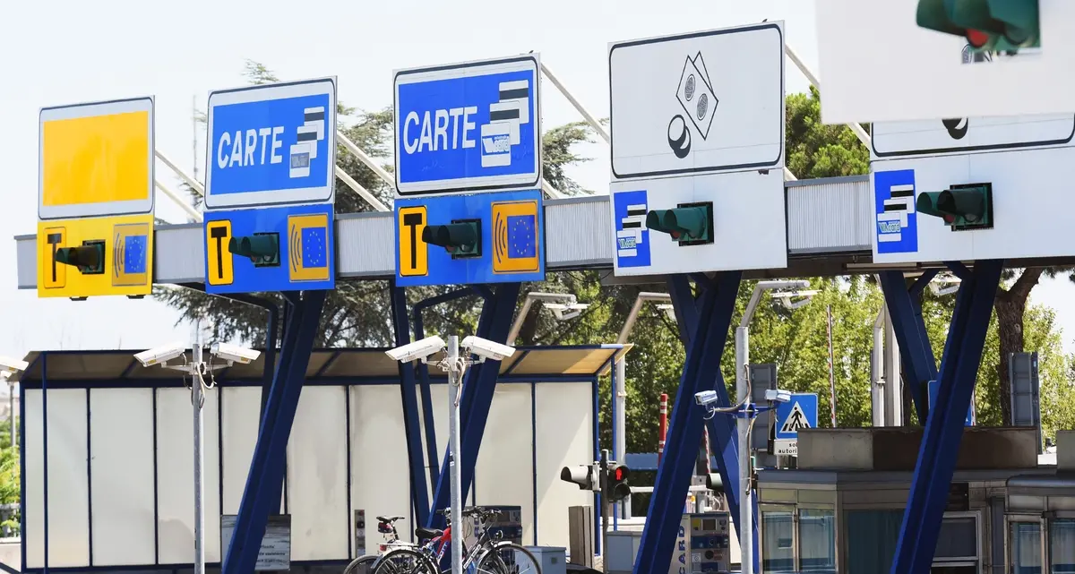 Ritardi in autostrada, dal 2025 arrivano i rimborsi ai viaggiatori