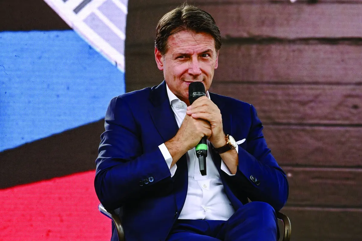 GIUSEPPE CONTE POLITICO , IMAGOECONOMICA