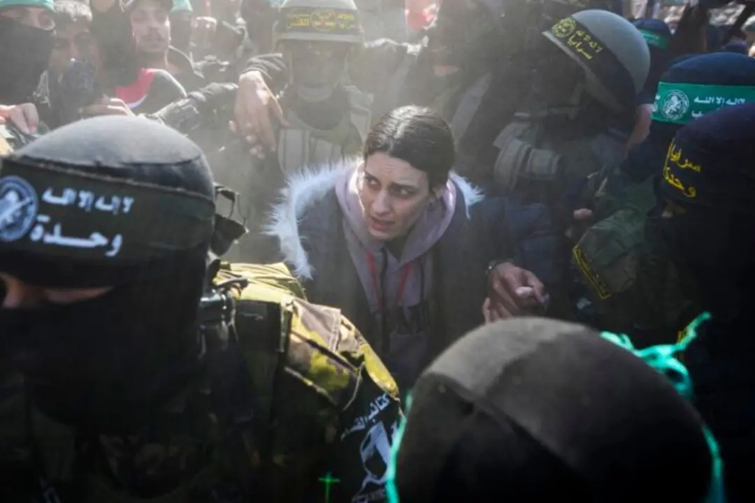 Uno degli ostaggi liberati da Hamas