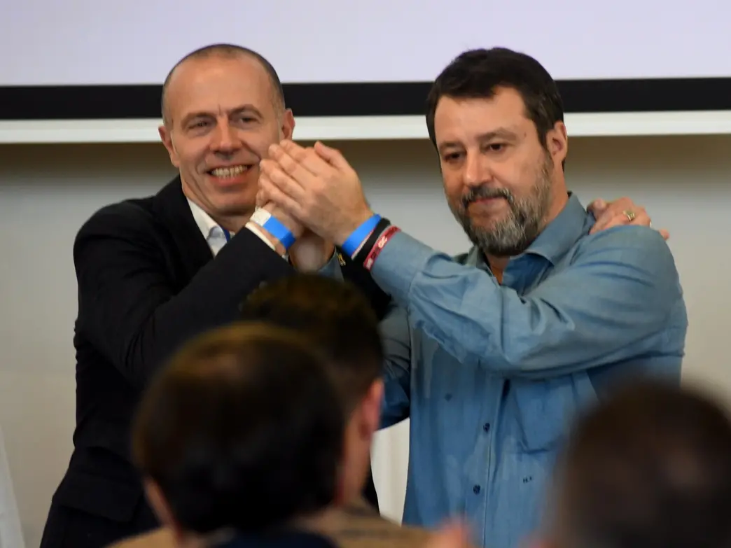 Lombardia, Salvini dà il via libera a Fratelli d’Italia e i militanti si ribellano. Romeo: «Resta a noi»