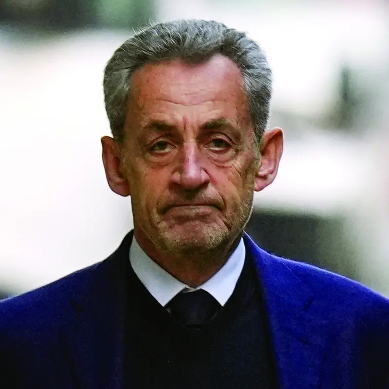 Sarkozy racconta venti giorni d’inferno tra isolamento, rumore e politica