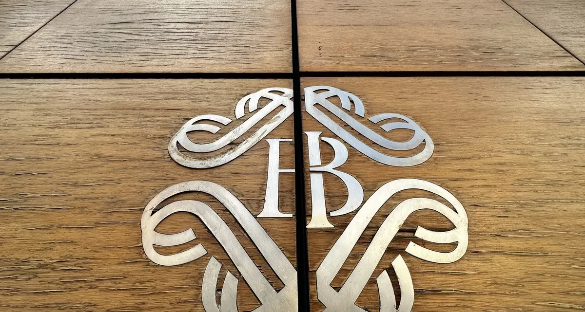 Oro di Bankitalia, FdI tira dritto: «Appartiene al popolo italiano»