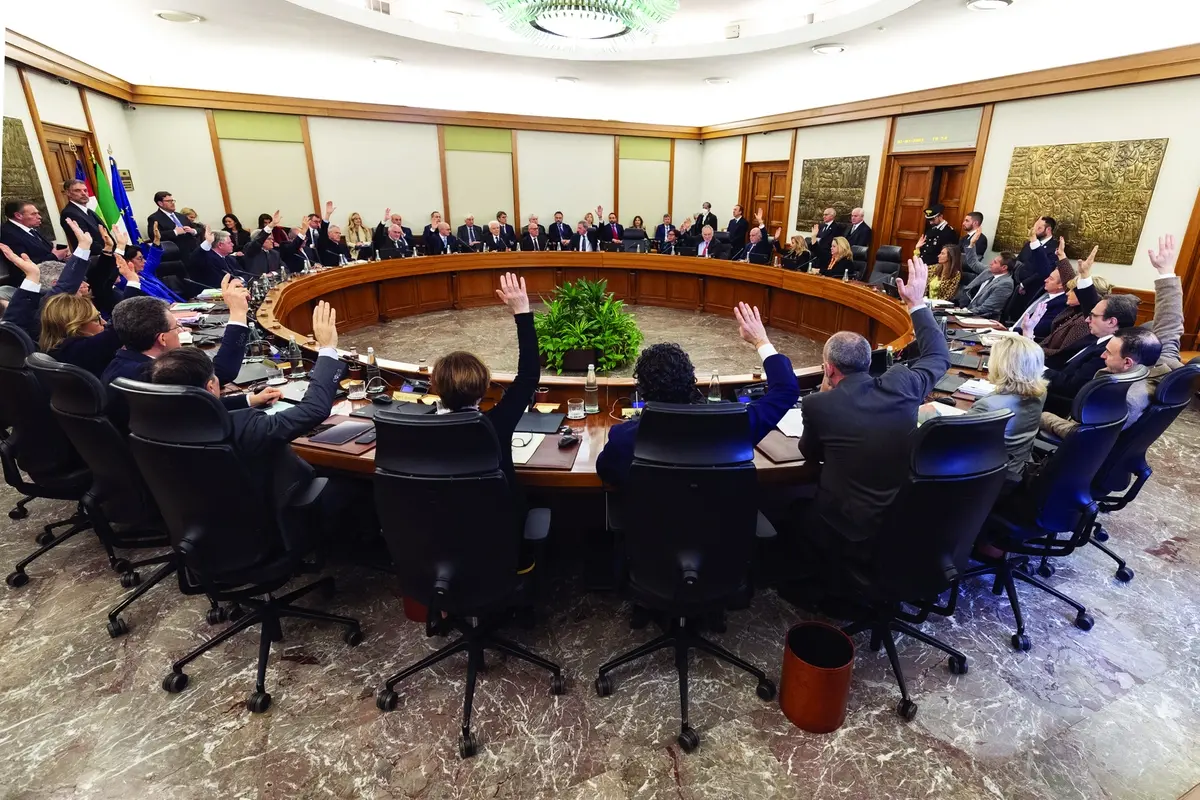 ASSEMBLEA PLENARIA DEL CSM PLENUM DEL CONSIGLIO SUPERIORE DELLA MAGISTRATURA VOTO VOTAZIONE ALZATA DI MANO , IMAGOECONOMICA