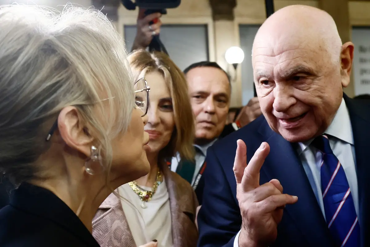 Marina Berlusconi Inaugura il Mondadori Store a Galleria Alberto Sordi con Carlo Nordio — Roma , Italia - Mercoledì 23 Ottobre 2024 - Cronaca - (foto di Cecilia Fabiano/LaPresse) Marina Berlusconi Inaugurates Mondadori Store at Galleria Alberto Sordi with Carlo Nordio — Rome , Italy - Wednesday October 23, 2024 - News - (photo by Cecilia Fabiano/LaPresse)