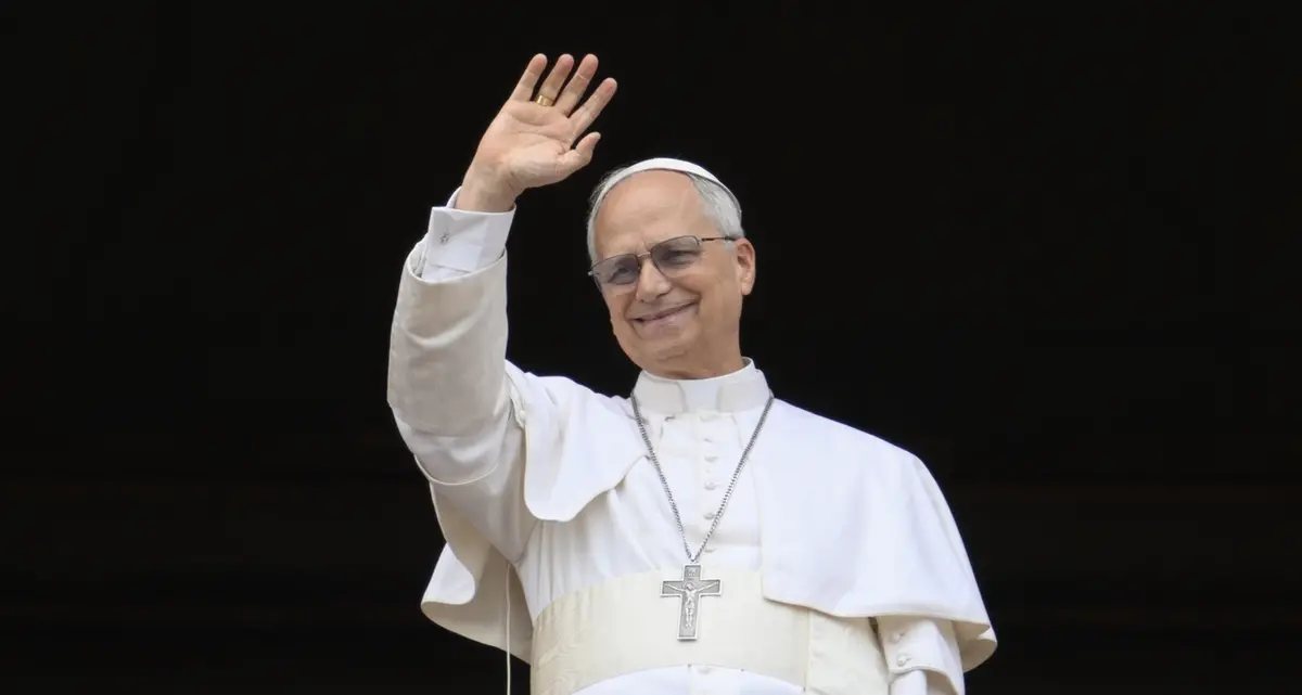 Papa Leone XIV: «Chi ama i popoli lavora per la pace»