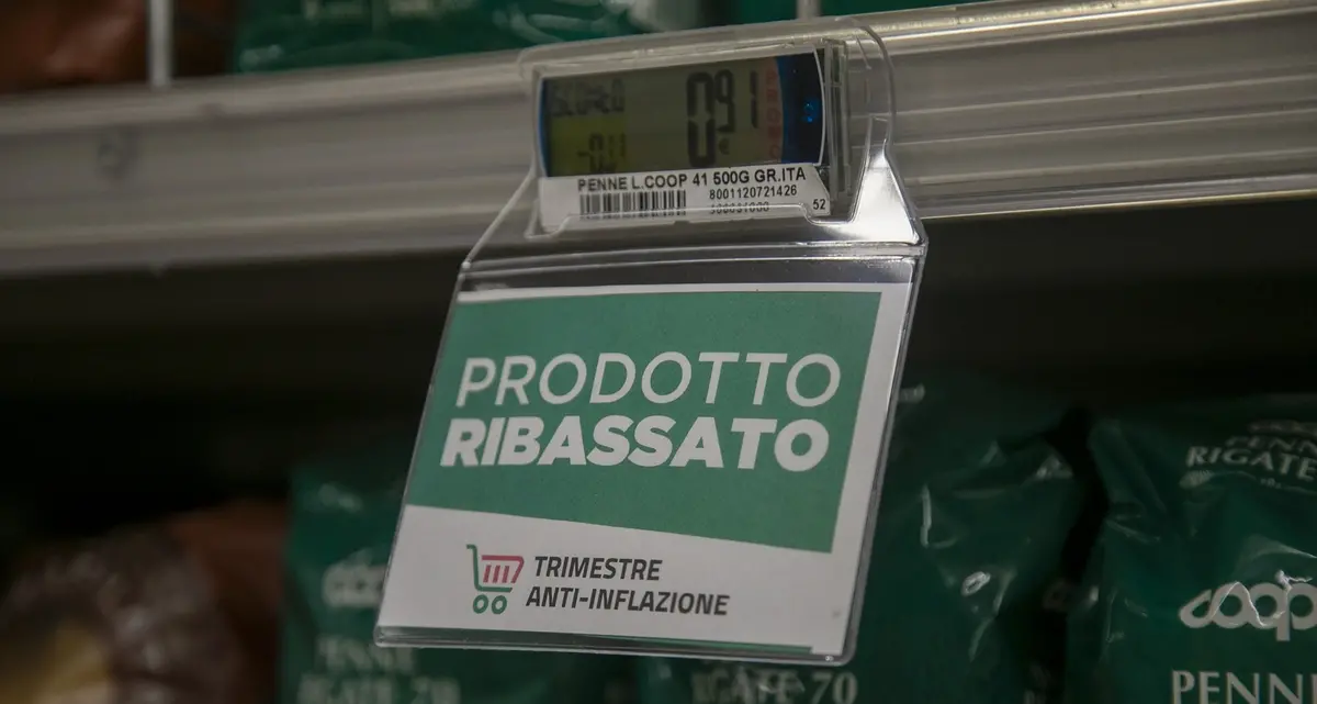 Pil e inflazione, Istat conferma il calo: consumi deboli e rincari nel carrello della spesa