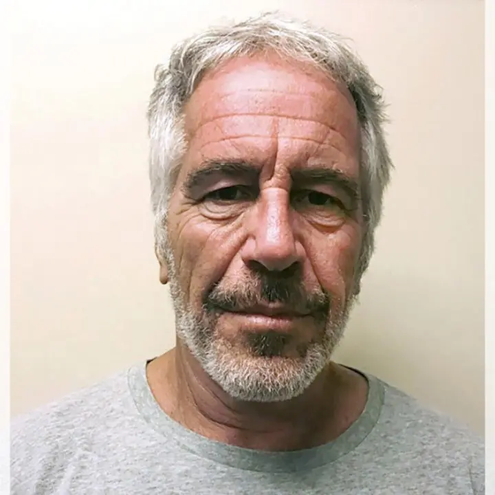 Epstein, nessuna “lista clienti” né omicidio: il rapporto ufficiale dell’FBI smonta le teorie del complotto