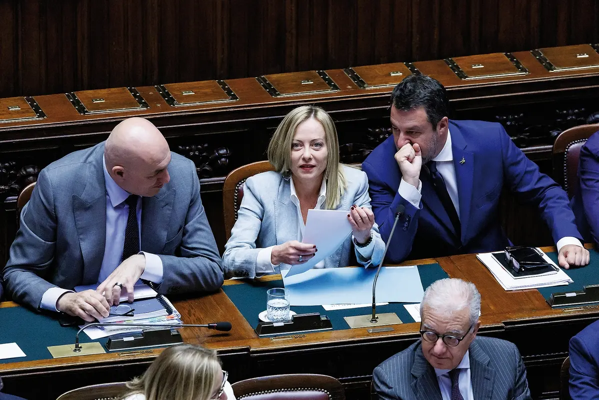 La presidente del Consiglio Giorgia Meloni, il miinstro della Difesa Guido Crosetto e delle Infrastrutture Matteo Salvini alla Camera dei deputati durante le comunicazioni sul prossimo Consiglio europeo del 26 e 27 giugno, Roma, Luned\\u00C3\\u00AC 23 Giugno 2025 (Foto Roberto Monaldo / LaPresse) Premier Giorgia Meloni, Defense minister Guido Crosetto (left) and minister of Infrastructure Matteo Salvini during address at the Chamber of deputies ahead of European Council meeting on 26-27 june, Rome, Monday, June 23, 2025 (Photo by Roberto Monaldo / LaPresse) , LAPRESSE