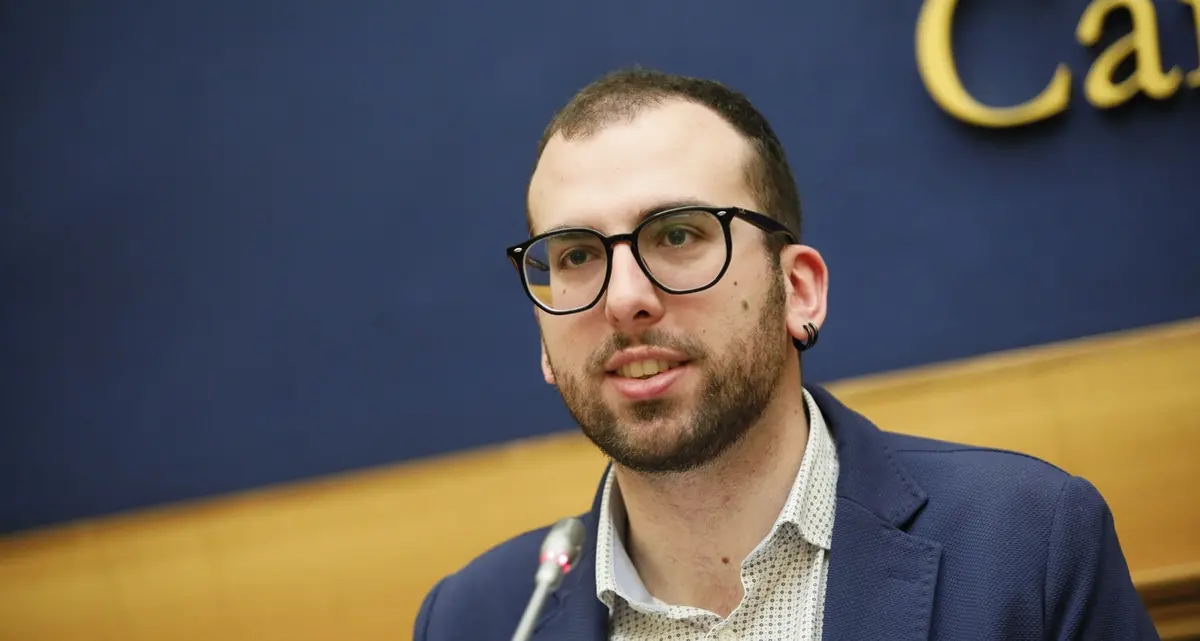 «Per il governo la Cannabis light è come la cocaina. E allora disobbedisco...»