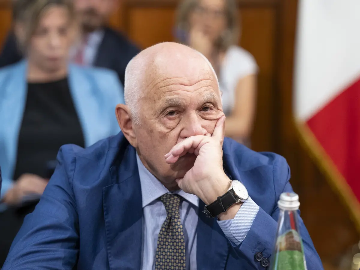 Colpire il ministro Nordio per affossare le carriere separate. Ecco la vera partita sull’affaire Almasri