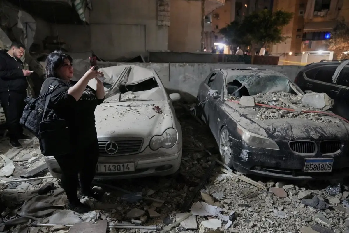I danni dopo l\\'attacco mirato israeliano a Dahiyeh, Libano , APN