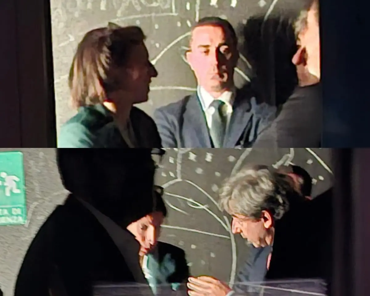 Due scatti “galeotti” del Dubbio al Congresso di Area: In alto, si riconoscono Elly Schlein e Cesare Parodi, con Rocco Maruotti, segretario Anm, che si intravede sulla destra. In basso, un'altra fase del conciliabo tra la leader dem e il presidente Anm, con il segretario di \\\"Area\\\" Giovanni Zaccaro (la sagoma scura in primo piano)