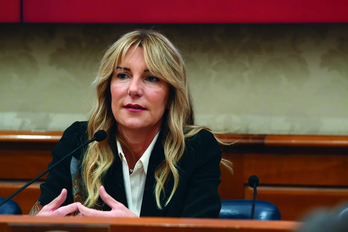 RAFFAELLA PAITA POLITICA , IMAGOECONOMICA