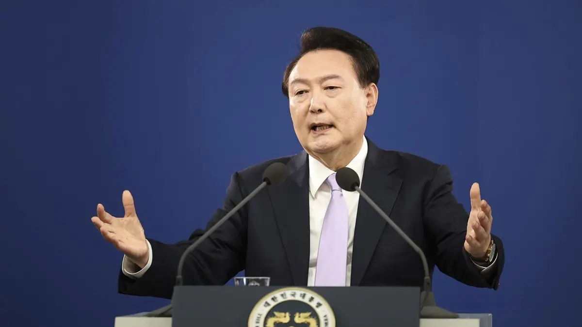 Tensione in Corea del Sud: Yoon Suk Yeol rifiuta le dimissioni e rilancia sulla Legge Marziale
