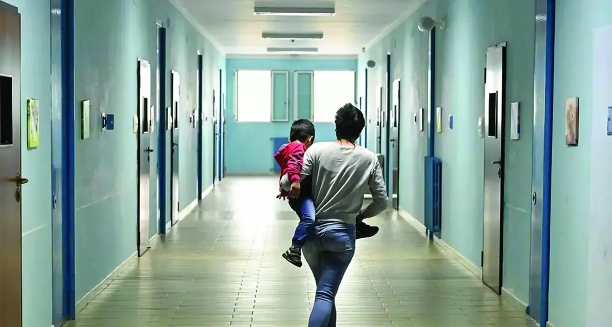 Quelle donne incinte rinchiuse in cella con il decreto sicurezza