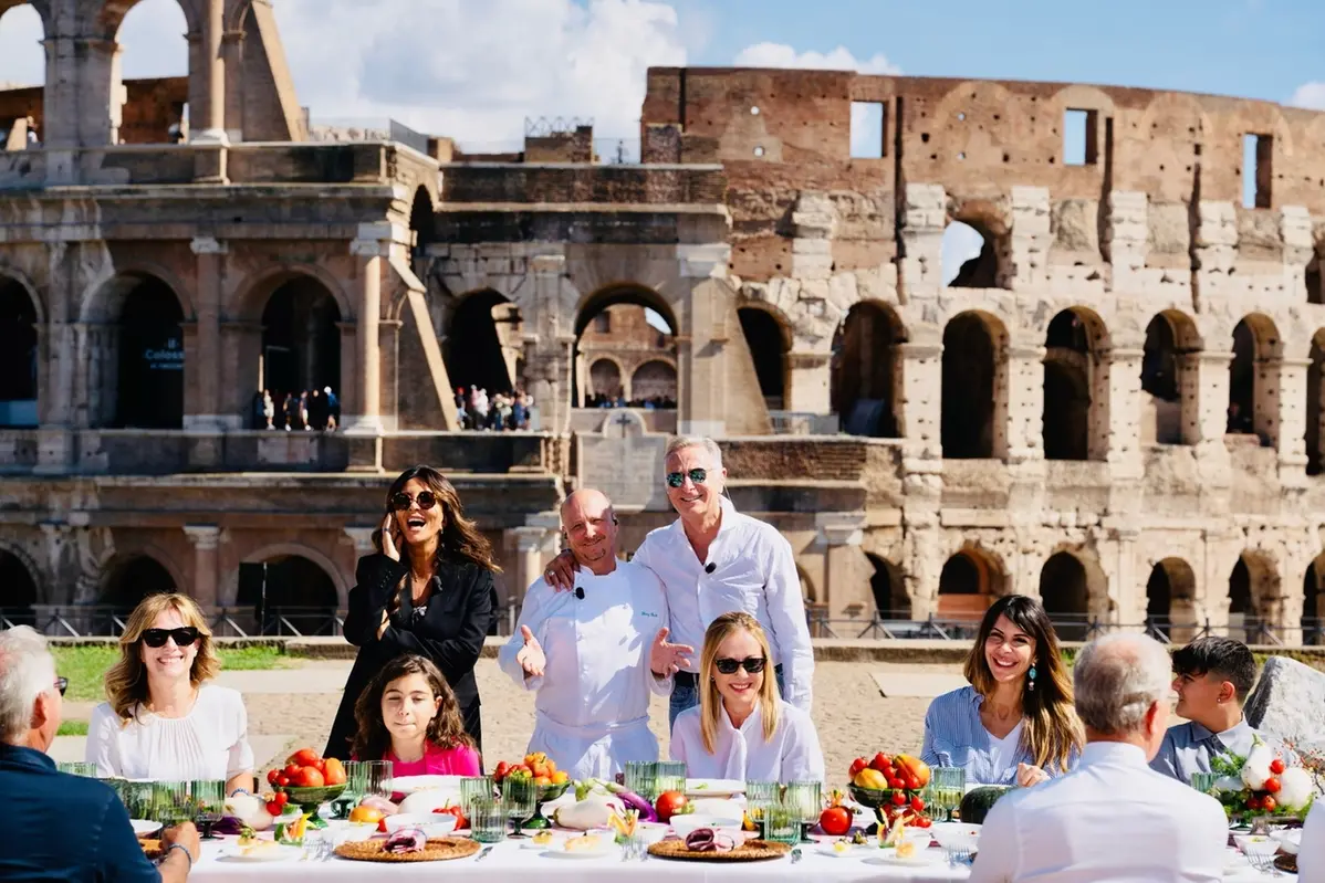 Il Presidente Meloni partecipa all\\'iniziativa \"Il pranzo della domenica\" , UFFICIO STAMPA