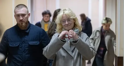 Putin mette al bando anche la musica: arrestata la cantante Diana Loginova