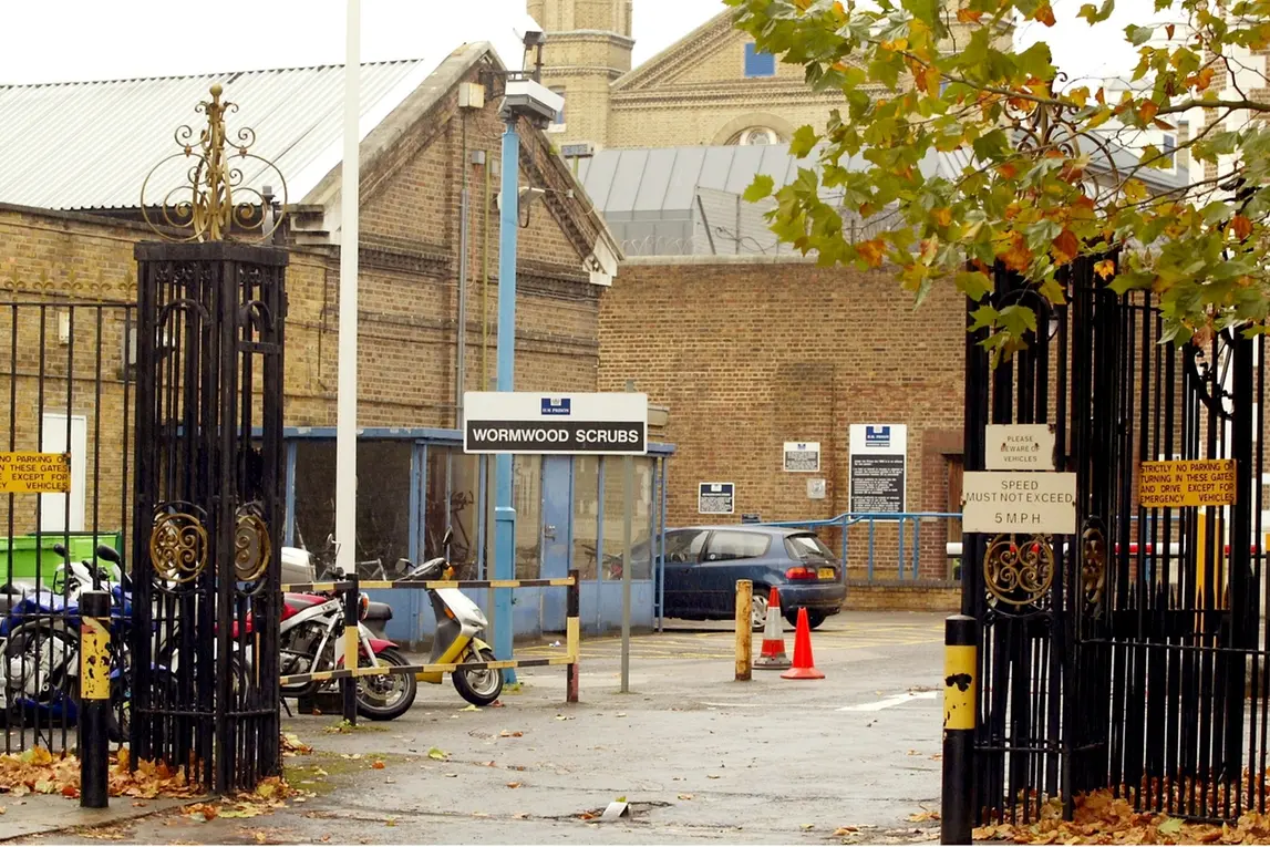 \\u00A9LAPRESSE 21-10-2002, LONDRA, INGHILTERRA ESTERO UN CARTELLO INDICA L\\'ENTRATA PRINCIPALE DEL CARCERE. QUESTO CARCERE CONTIENE ORA 1100 DETENUTI. , LAPRESSE