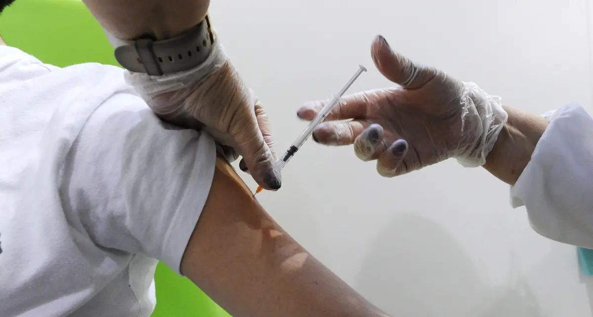 Vaccini obbligatori nelle forze armate, via libera dal parere Ue