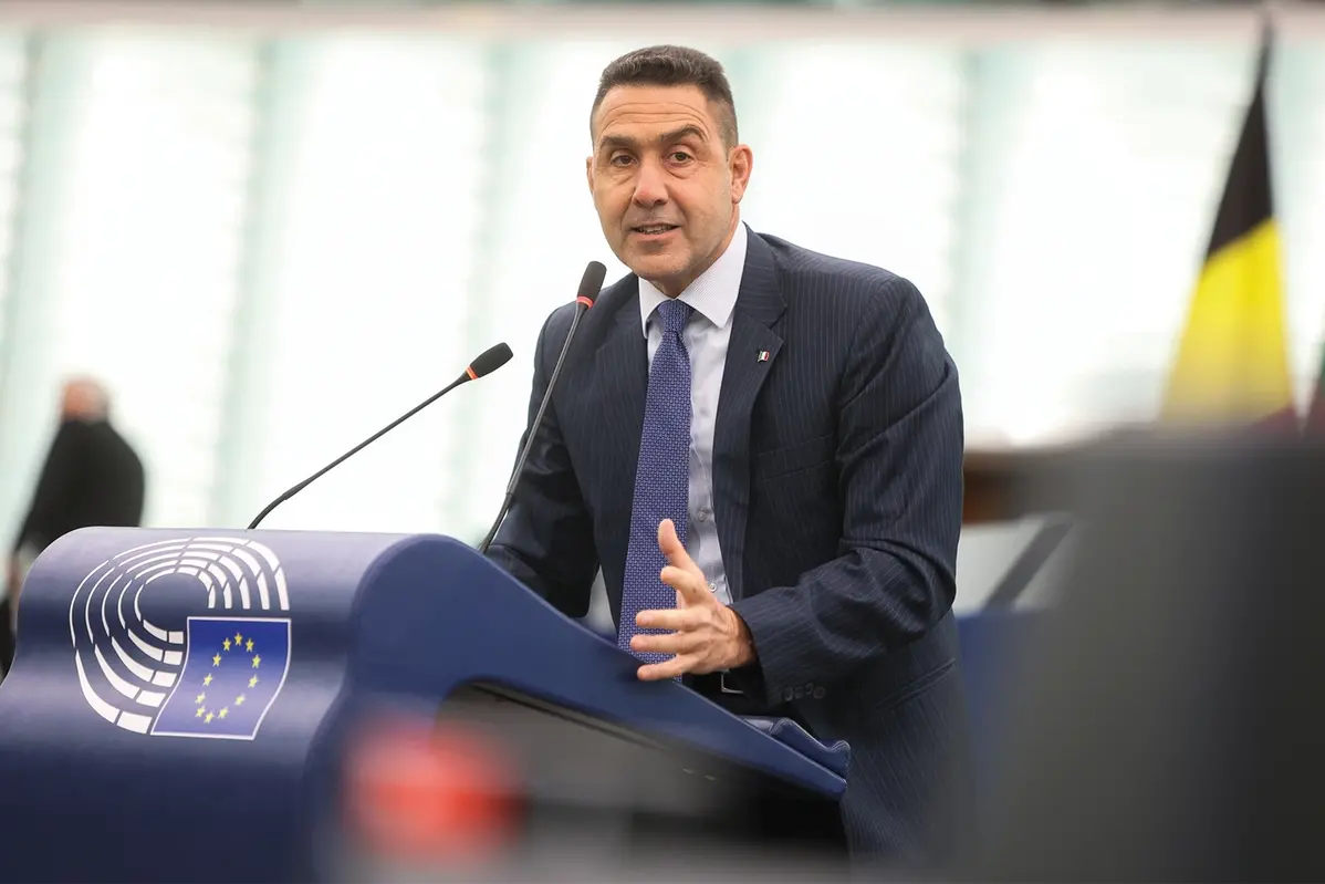 ROBERTO VANNACCI EUROPARLAMENTARE , IMAGOECONOMICA