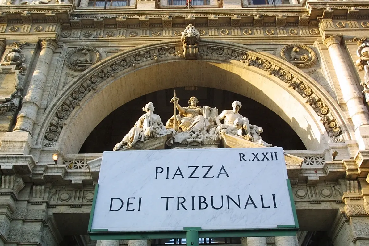 \\u00A9MARCO MERLINI/LAPRESSE 21.11.2001 ROMA INTERNI NELLA FOTO IL PALAZZO DI GIUSTIZIA SEDE DELLA CORTE DI CASSAZIONE , LAPRESSE