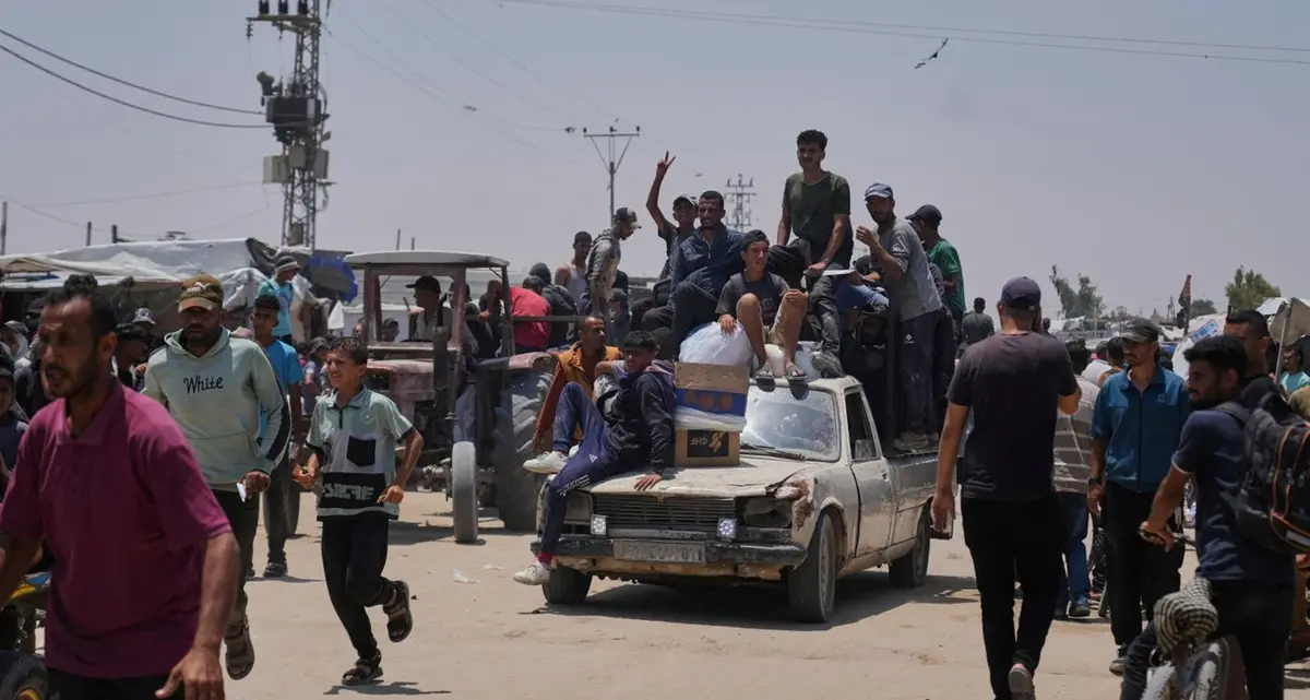 Israele, 108 camion di aiuti entrano a Gaza: cresce la pressione anche sul fronte libanese