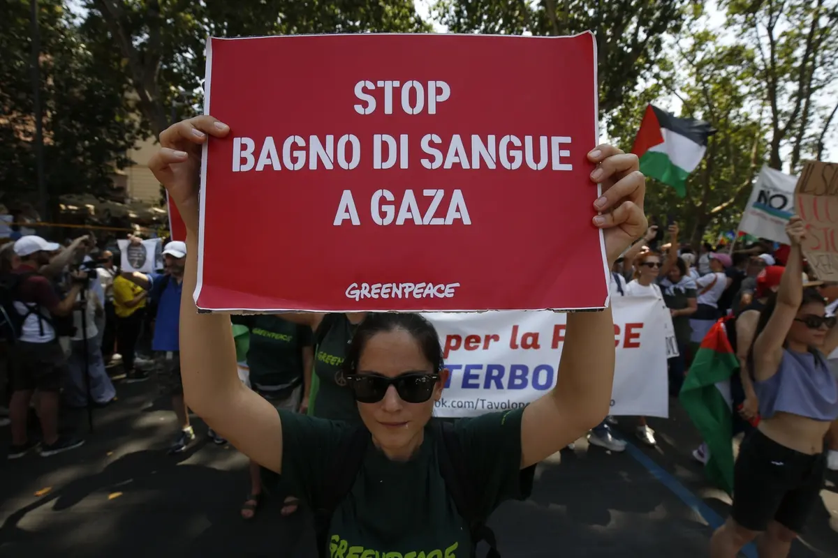 Manifestanti chiedono la fine della guerra a Gaza , IMAGOECONOMICA