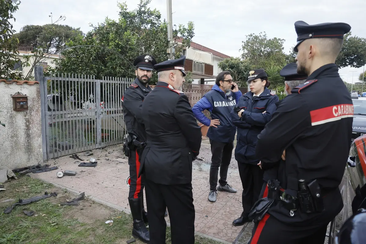 Attentato esplosivo davanti casa del giornalista di inchiesta Rai Sigfrido Ranucci, esplose la sua auto e quella della figlia ÑItalia ÑVened“ 17 Ottobre 2025 - Cronaca - (foto di Cecilia Fabiano/ LaPresse) A demonstration near the FAO press conference to protest Israel's presence at World Food Day.Ñ RomeÑItaly ÑFriday October 17, 2025 - News - (photo by Cecilia Fabiano/LaPresse)