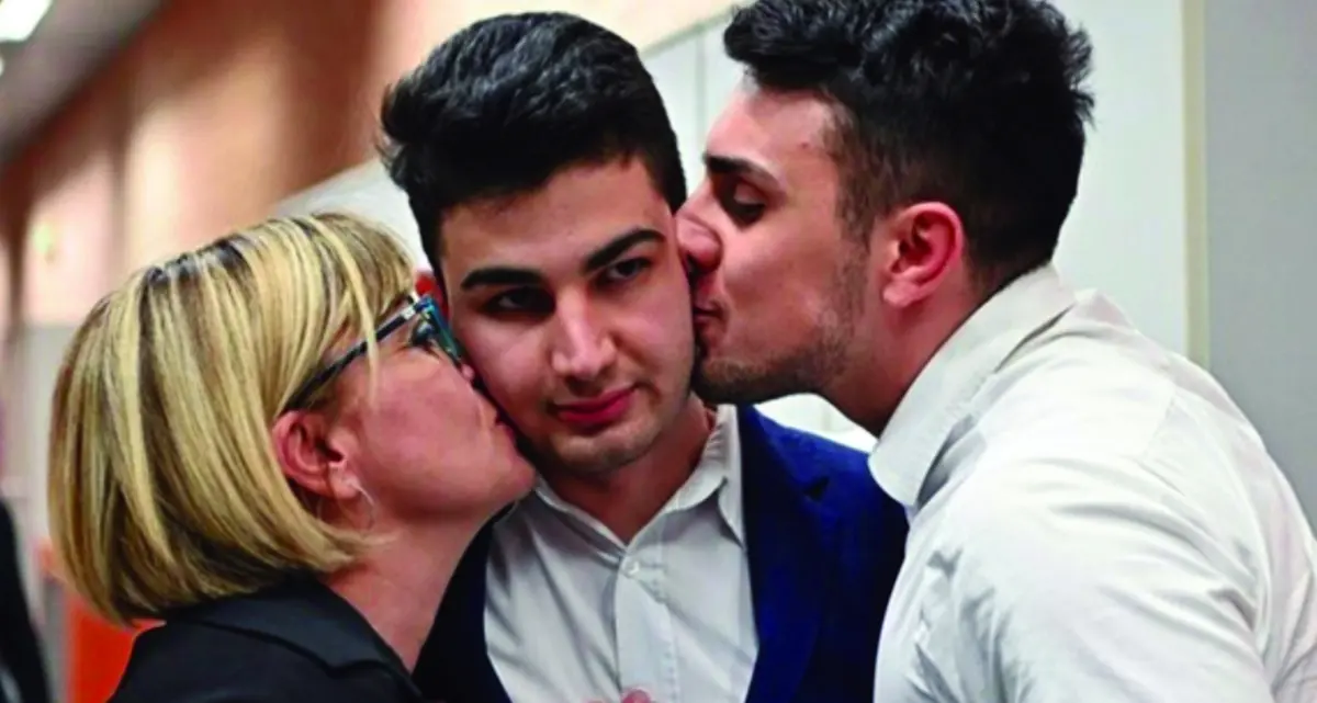 Uccise il padre violento per salvare la madre: finisce l’incubo di Alex