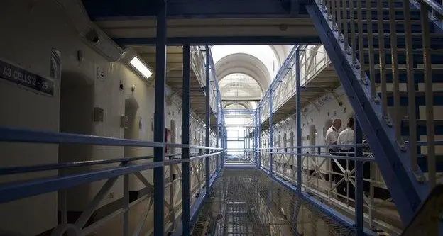 Londra si affida all’IA per evitare scarcerazioni “errate”. E la clemenza?...