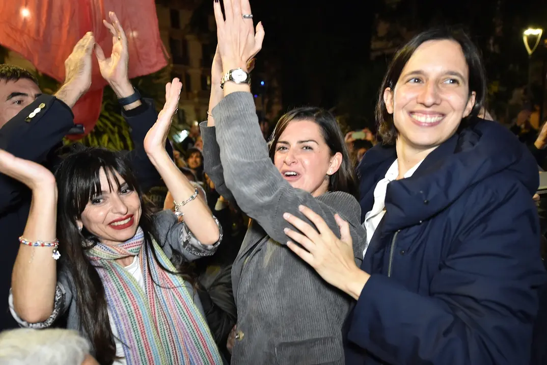 La candidato del Centrosinistra Stefania Proietti festeggia dopo la vittoria per l\\u2019elezione a presidente della regione Umbria a Perugia, con Elly Schlein , LAPRESSE