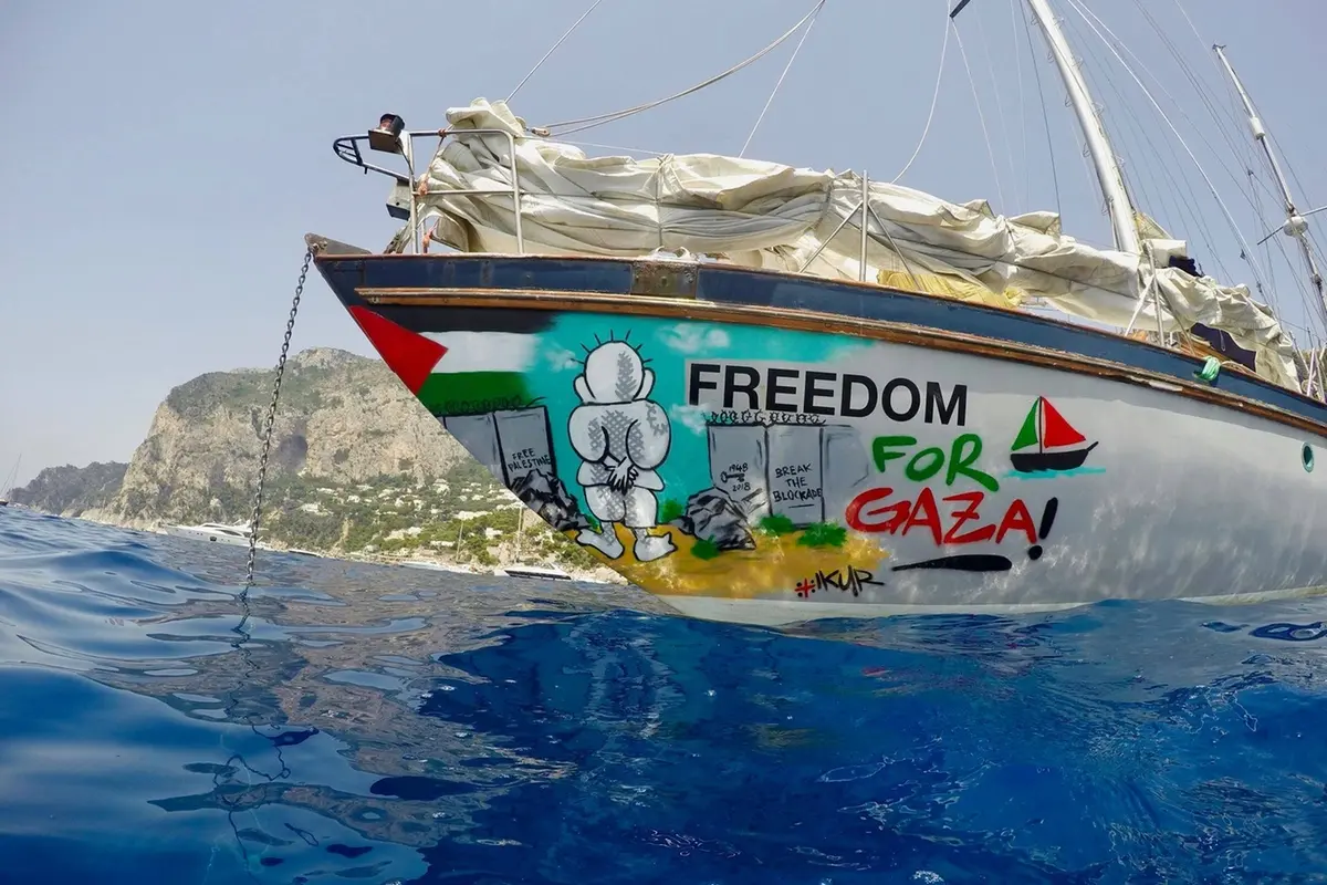 FREEDOM FLOTILLA MISSIONE MISSIONI UMANITARIE PER GAZA BARCA BARCHE IMBARCAZIONI BANDIERA BANDIERE PALESTINA , IMAGOE3CONOMICA