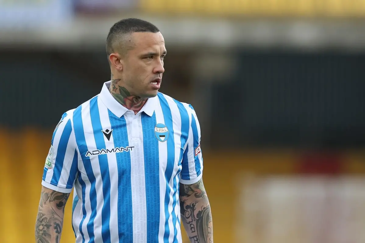 Nainggolan con la maglia della Spal